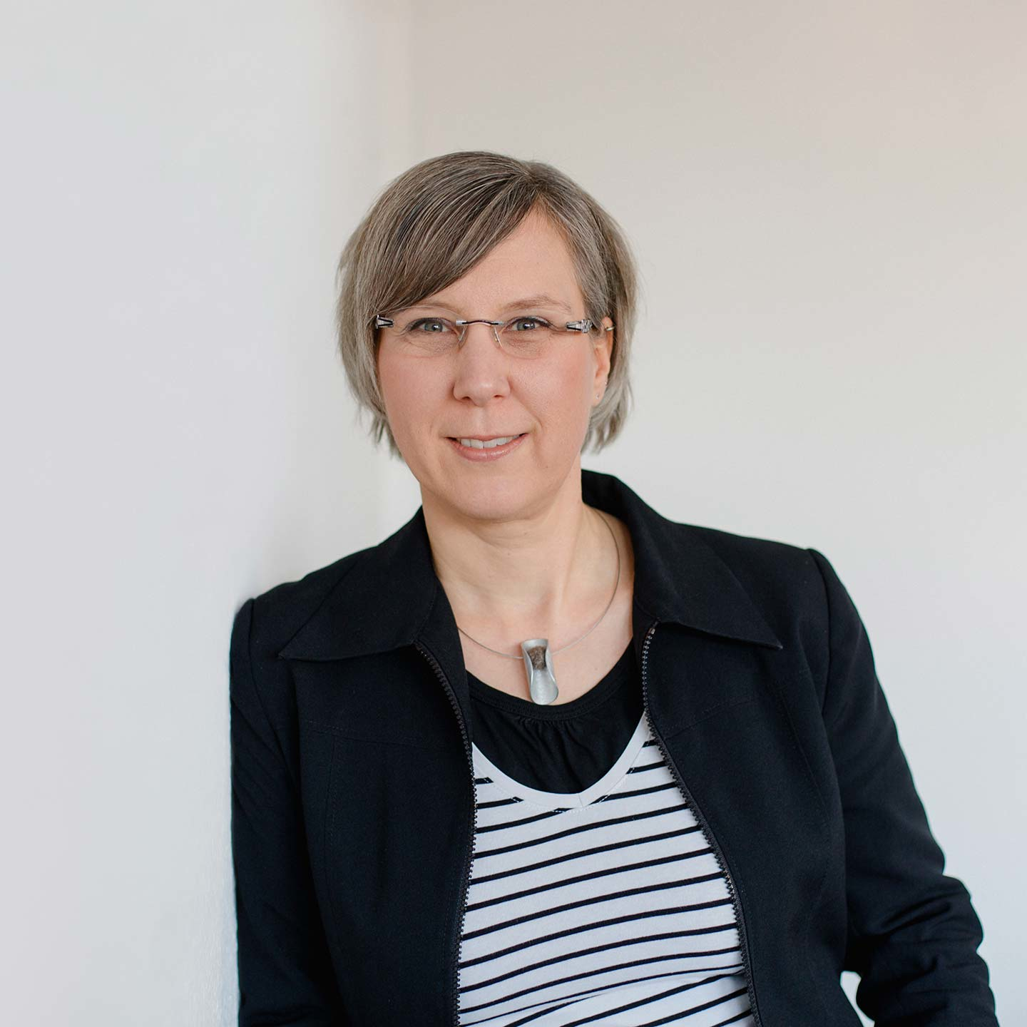 Frau Heike Diebel